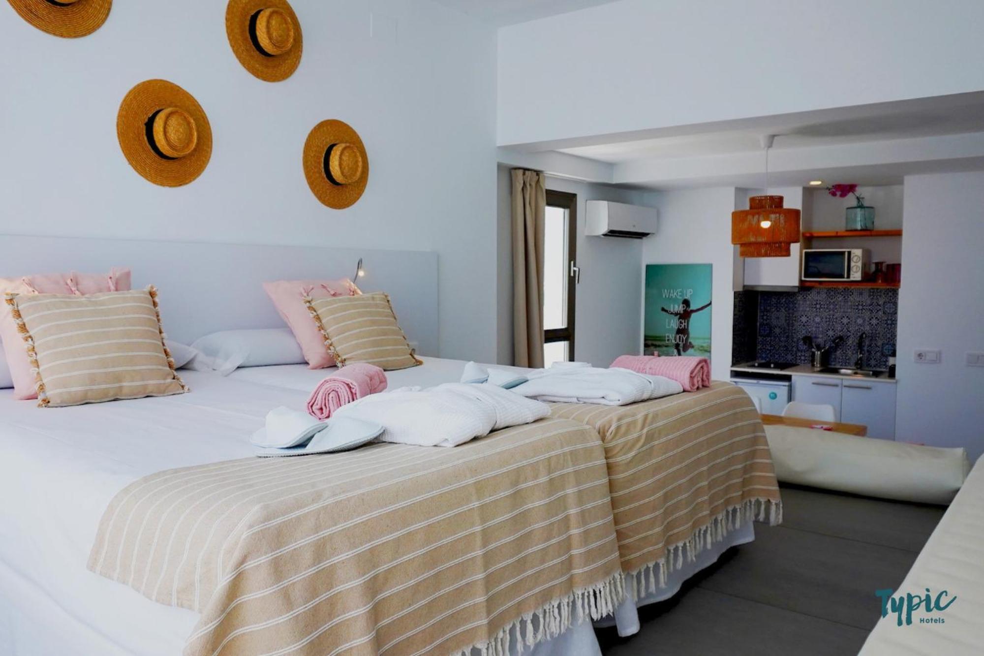 Typic Marina Playa - Adults Only Aparthotel San Antonio  Exterior foto